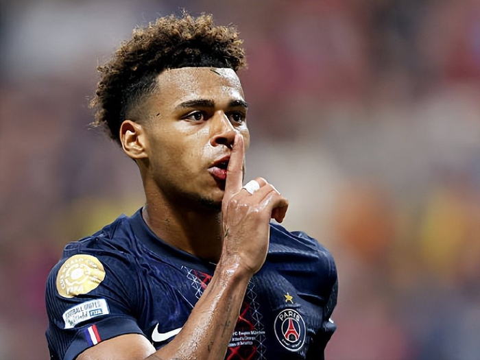 阿坎吉：齐沃很重视沟通和我们很亲近；希望世界杯对阵意大利（阿坎吉称齐沃善于沟通、与我们关系融洽；盼世界杯对阵意大利）