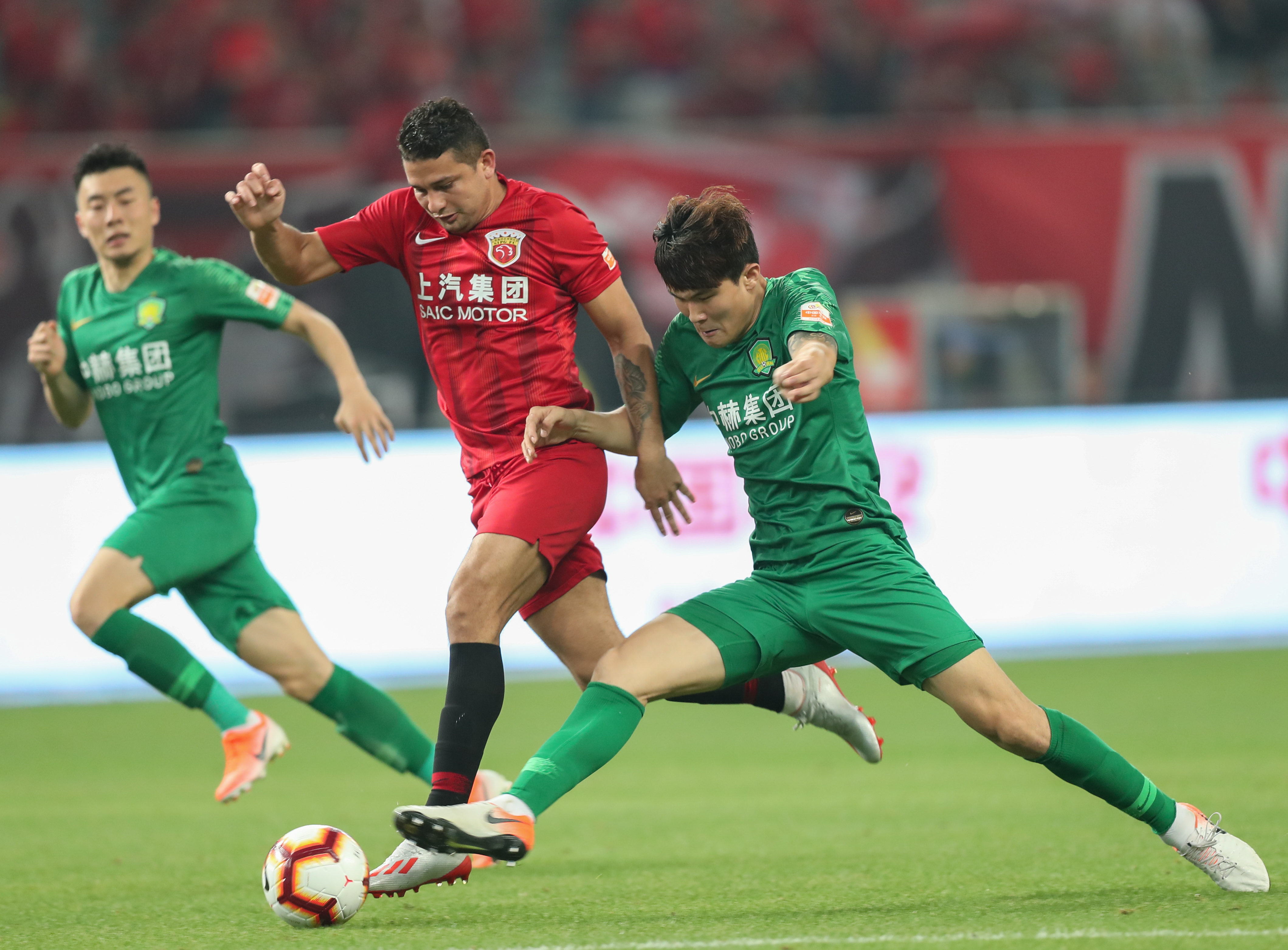 5次超越凯恩，哈兰德是本赛季五大联赛单场进球2+最多的球员（哈兰德本赛季五大联赛单场2+进球最多，5次力压凯恩）