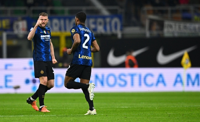 皇马官方：楚阿梅尼左腿半腱肌受伤，伤情有待进一步观察（皇马官宣：楚阿梅尼左腿半腱肌受伤，伤势仍待进一步评估）