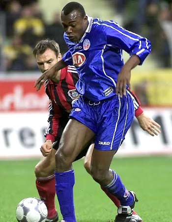 NBA球员交易动态及球队影响（NBA交易动向与球队格局影响）