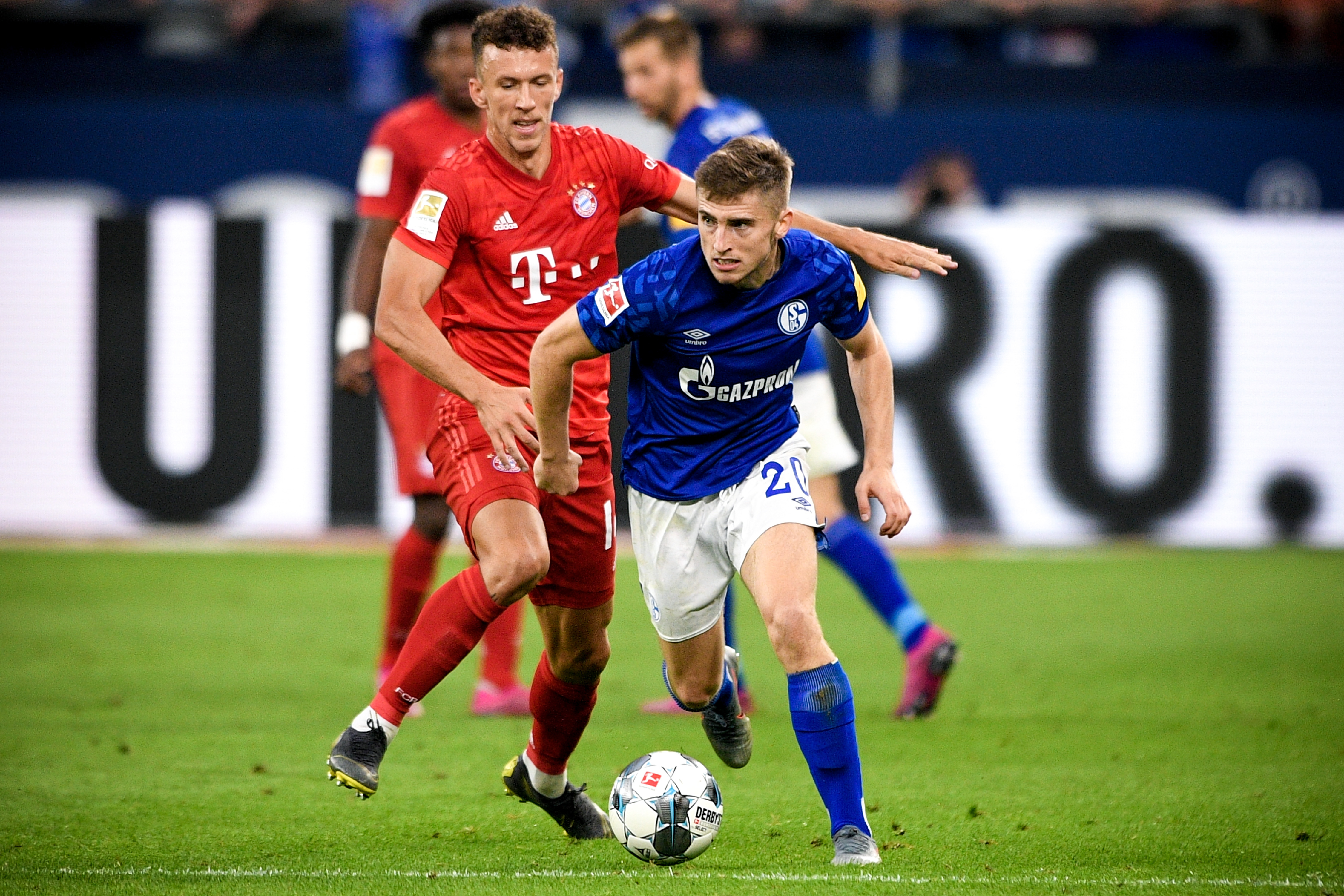 马琳后悔！国乒首战，弃王曼昱选蒯曼效果欠佳（首战用人成疑：马琳弃王曼昱改用蒯曼，收效不佳）