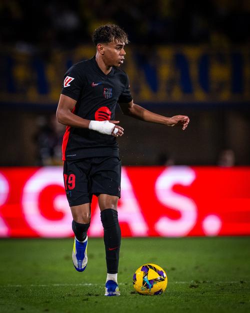 曼联7000万签沃顿有一前提，阿莫林自信可实现！卡里克钦点其接班（曼联7000万签沃顿有先决条件，阿莫林自信能成，卡里克点名接班人）