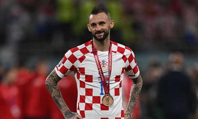 高尔夫女子中巡收官 石昱莉赢个人首冠 王梓萱成就赛季奖金王（高尔夫女子中巡赛季收官：石昱莉夺生涯首冠，王梓萱加冕年度奖金王）