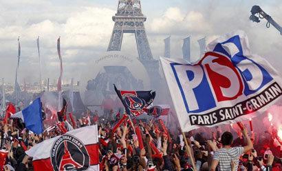 喀麦隆体育部长与足协主席埃托奥决裂，前者指责后者操纵选举（喀麦隆体育部长与足协主席埃托奥关系破裂，部长指控其操纵选举）